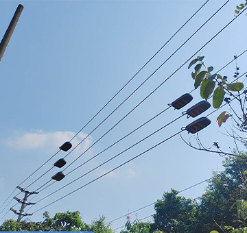 黃埔供電所開展帶電作業(yè)實(shí)現(xiàn)“能帶不停”消除線路安全隱患