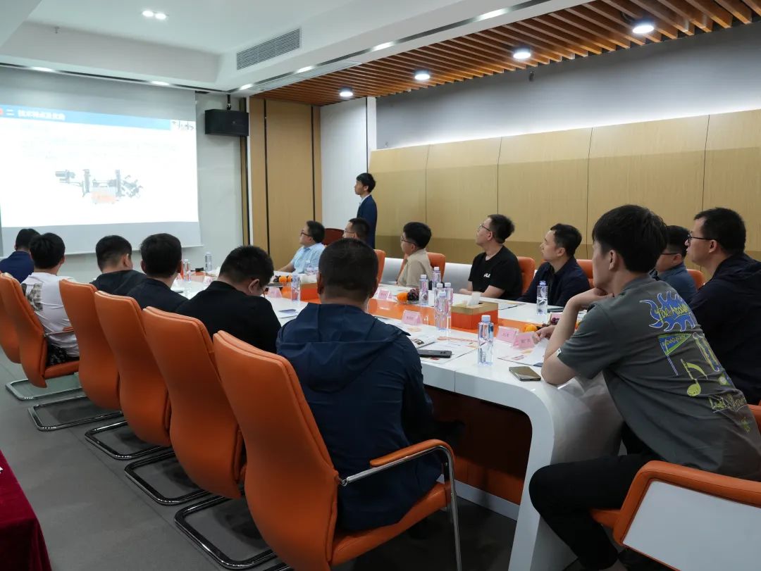 內(nèi)蒙古電力（集團(tuán)）鄂爾多斯供電分公司領(lǐng)導(dǎo)到訪冠能科技參觀調(diào)研！